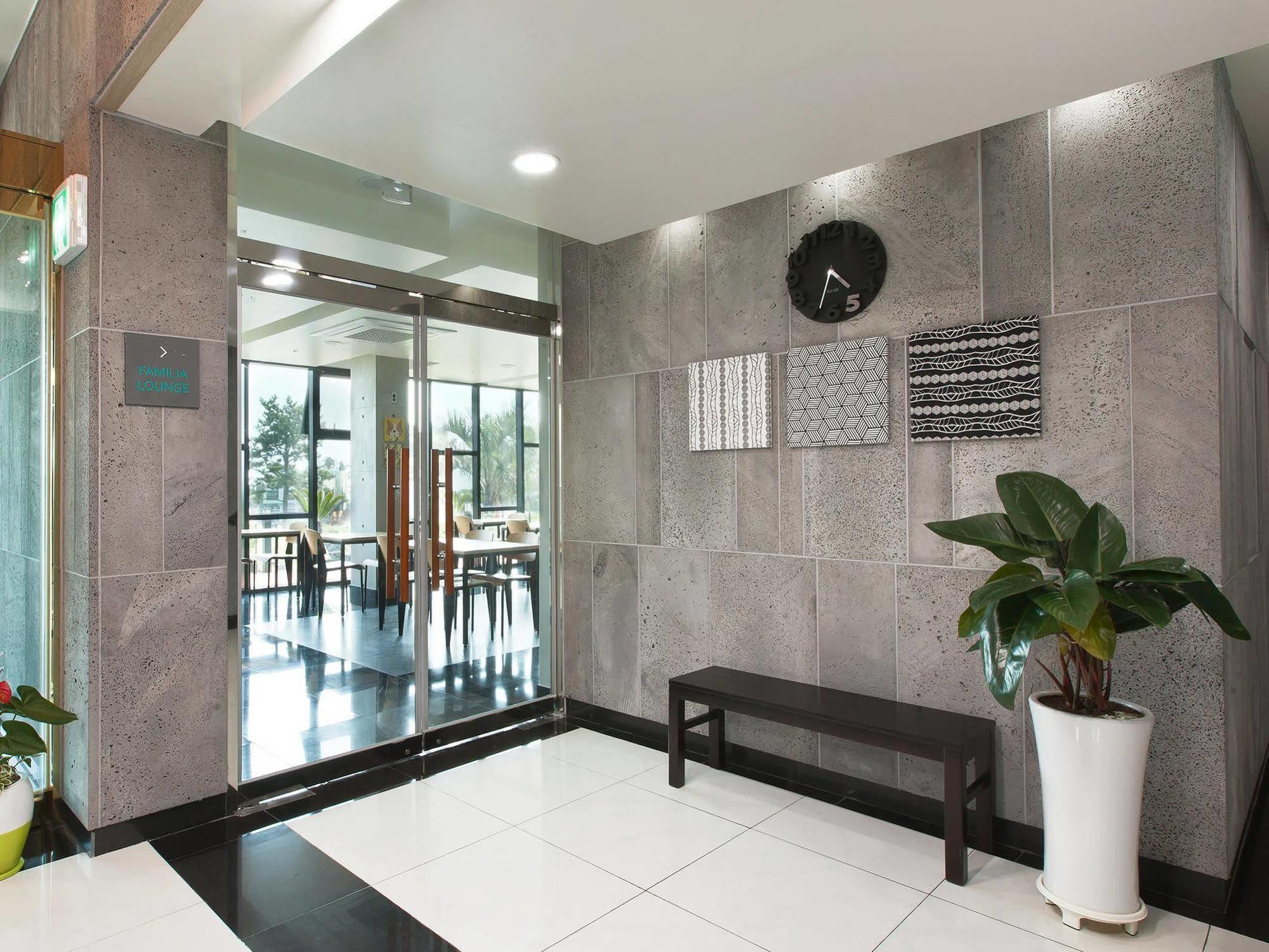 Familia Hotel Seogwipo Extérieur photo