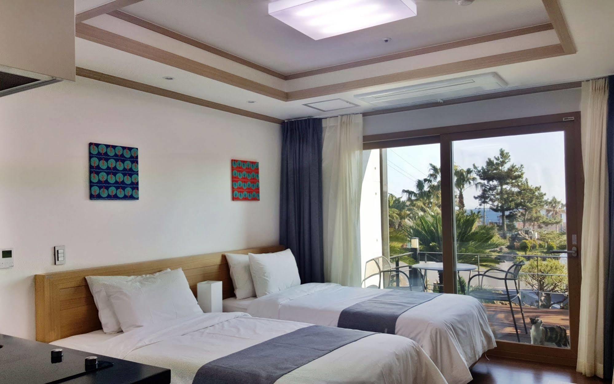 Familia Hotel Seogwipo Extérieur photo
